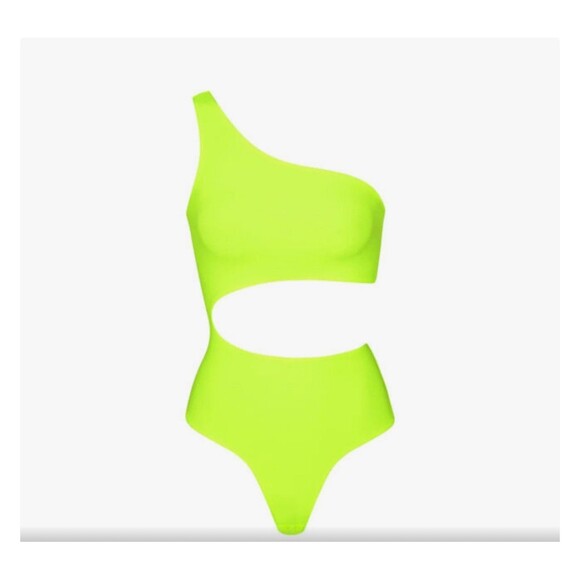 SKIMS Fits Everybody 1 Shoulder Cut Out Bodysuit - Picture 1 of 2